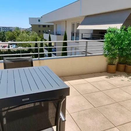 Newly Renovated With Pool And Terrace